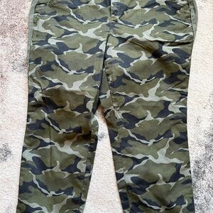 Torrid Women’s Green Camouflage Cargo Pants
